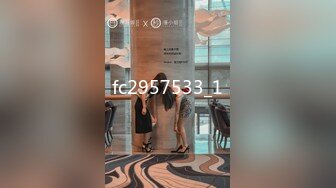 ★☆全网推荐☆★12月最新强势极品流出，OnlyFans露脸撸铁健身女神【一元】订阅私拍，裸奶健身足交紫薇啪啪一线天美鲍太诱惑了 (2)