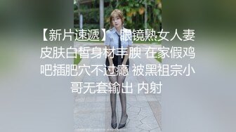 小鮮肉和175CM高挑极品身材女友啪啪，附微信聊天記錄 這女的极度淫骚