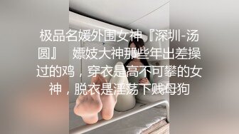 漂亮小妮子来健身房找教练，空无一人后 做点偷偷摸摸的事，口暴吐精笑得好开心！