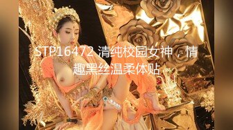 【新片速遞】 某酒吧女厕偷拍 前台服务员无毛光滑的小穴