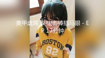 夜市女厕超级靓女怕你看不清楚她的逼特意扒开给你看看清楚