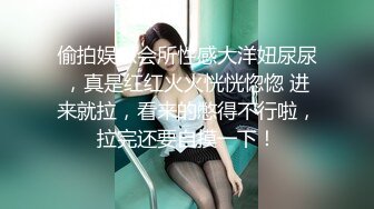 2024年10月，最新福利，【边走边尿】推特烧婊子【金秘书虾米】，极品人妻超市和公园露出，街头撒尿 (1)